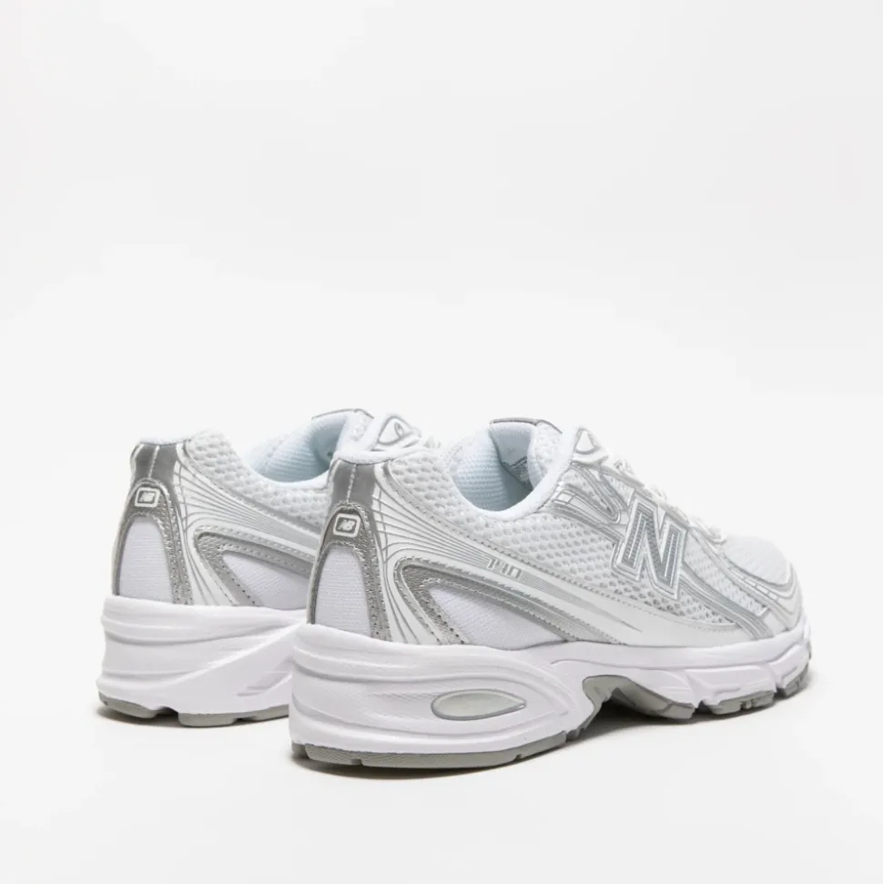 740 Sneaker