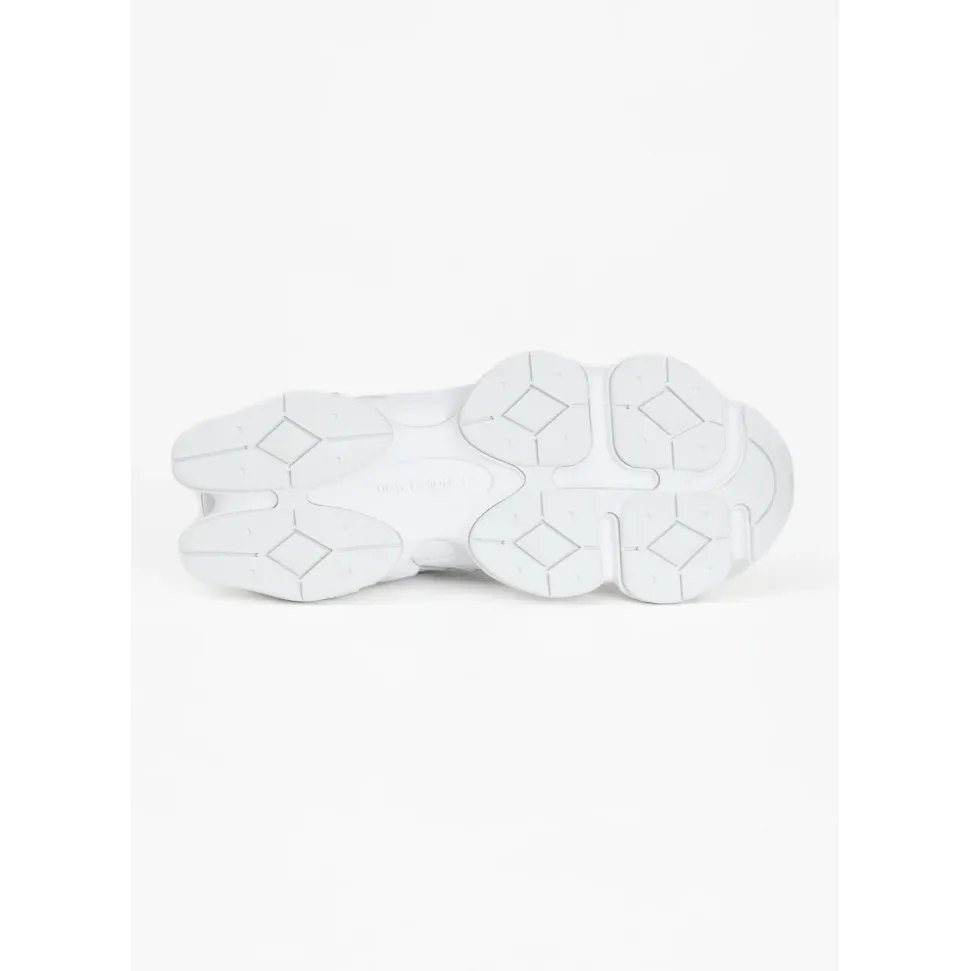 9060 Sneakers