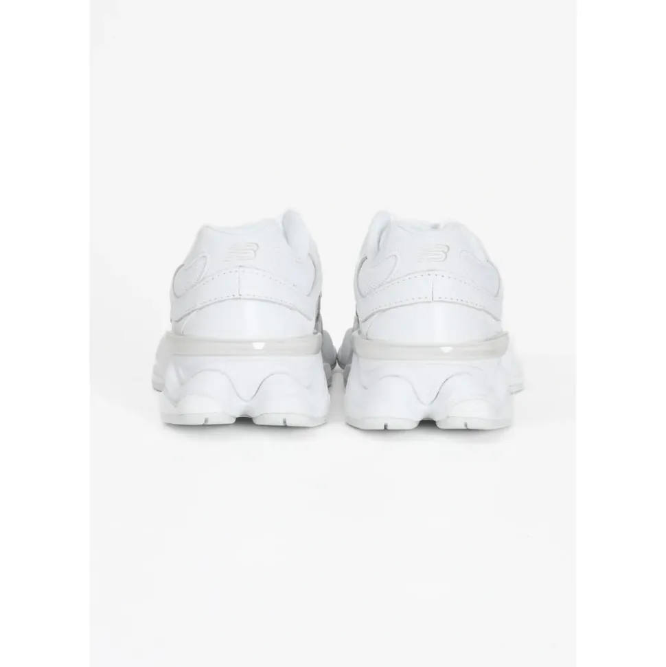 9060 Sneakers