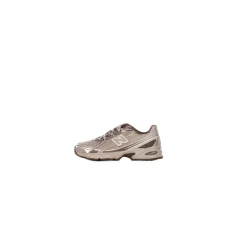 740 Sneakers