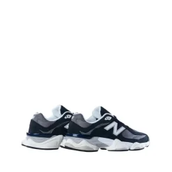 9060 Sneakers