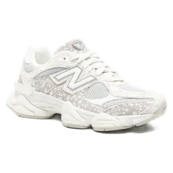 9060 Sneakers