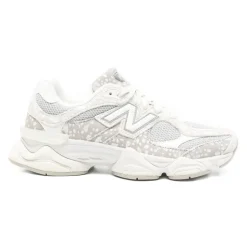 9060 Sneakers