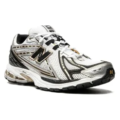1906 Sneakers