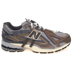 1906A Sneaker
