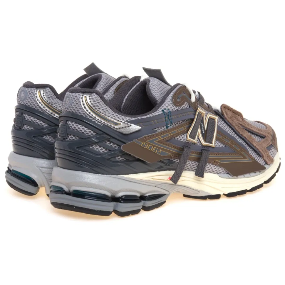 1906A Sneaker