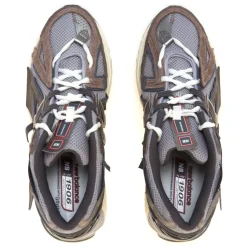 1906A Sneaker