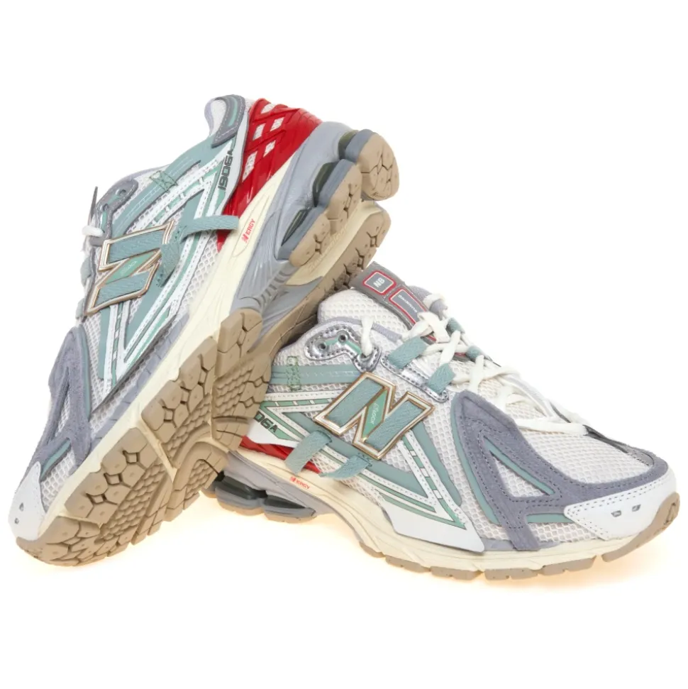 1906A Sneaker