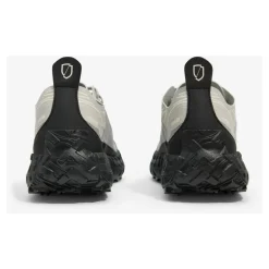 001A Sneaker