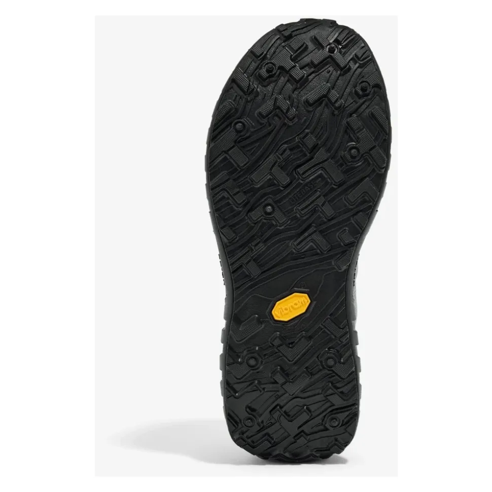 001A Sneaker