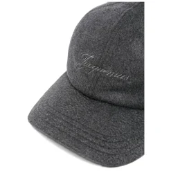 Cappelli in Lana Grigi per Tutti