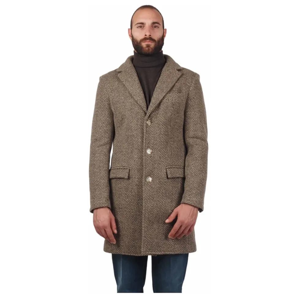 Cappotto marrone con tasche e spacco