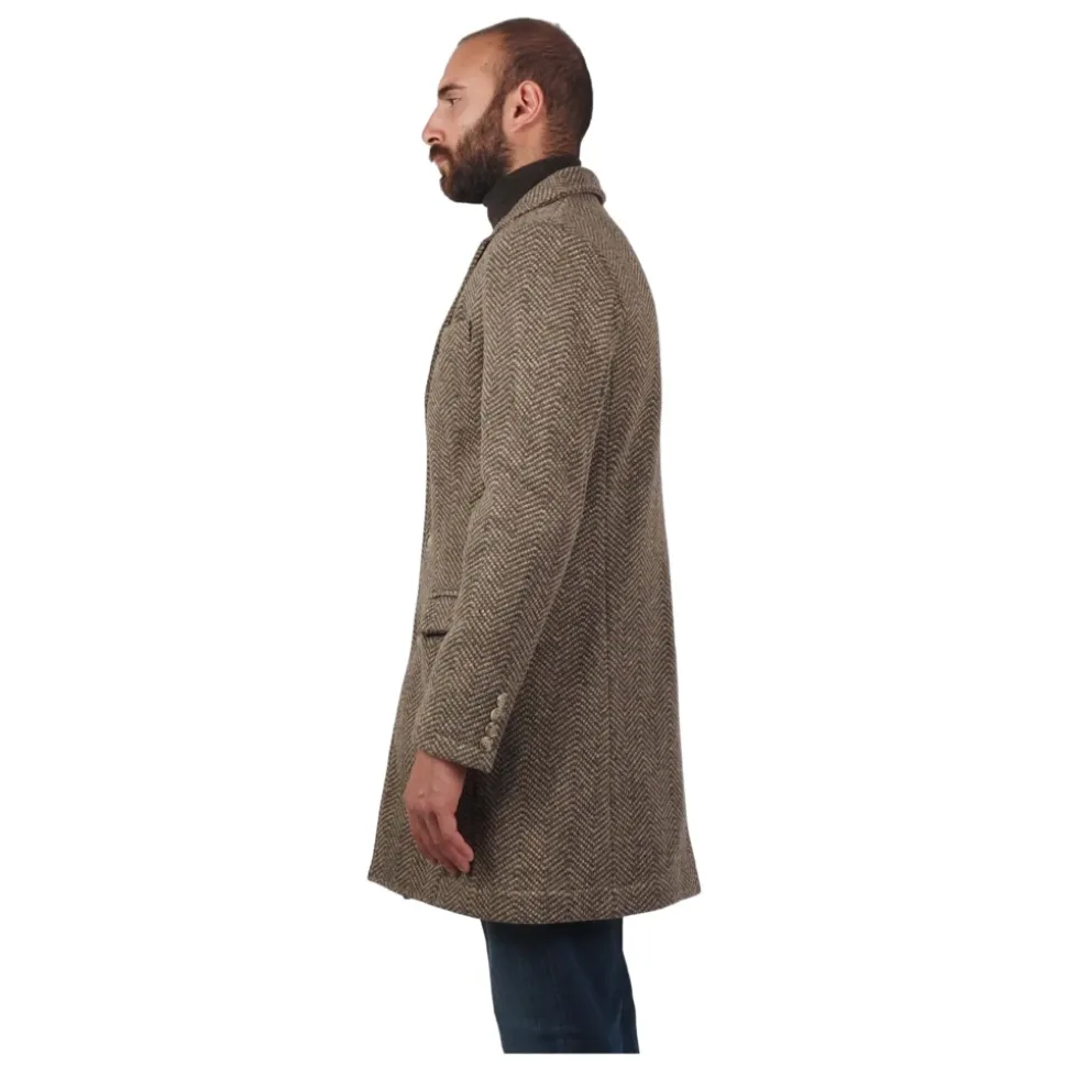 Cappotto marrone con tasche e spacco