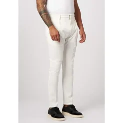 Chinos