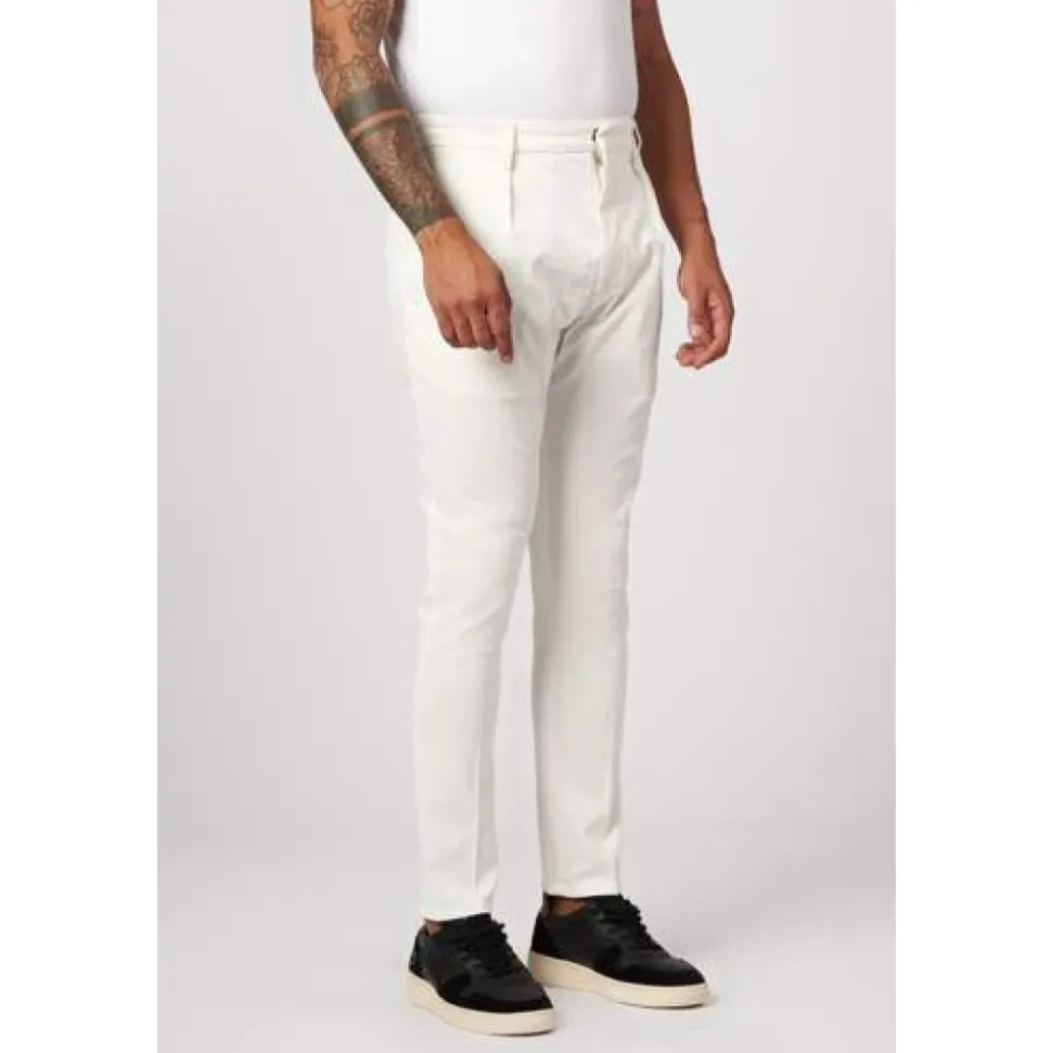 Chinos