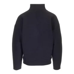 Compact wool sweater