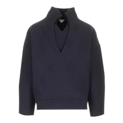 Compact wool sweater