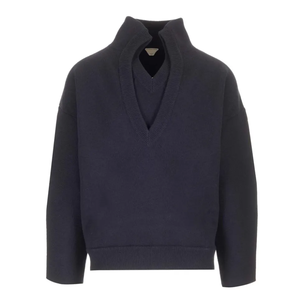 Compact wool sweater