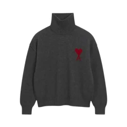 Maglione grigio con collo alto