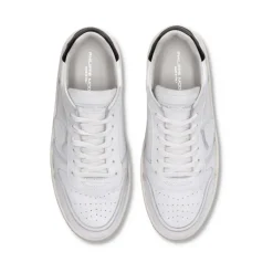 Nice Low Sneakers