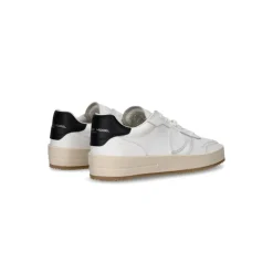 Nice Low Sneakers