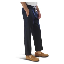 Pantaloni con laccetto in vita