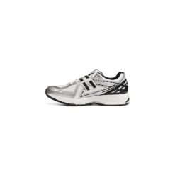 1906R Sneakers