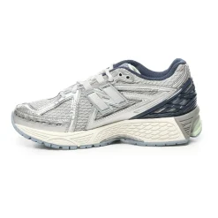 1906R Training Shoes
