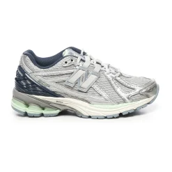 1906R Training Shoes