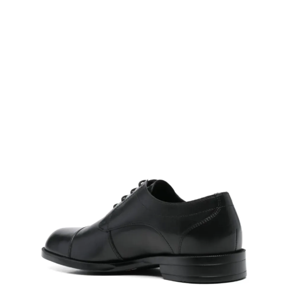 Scarpe nere stile Derby con lacci