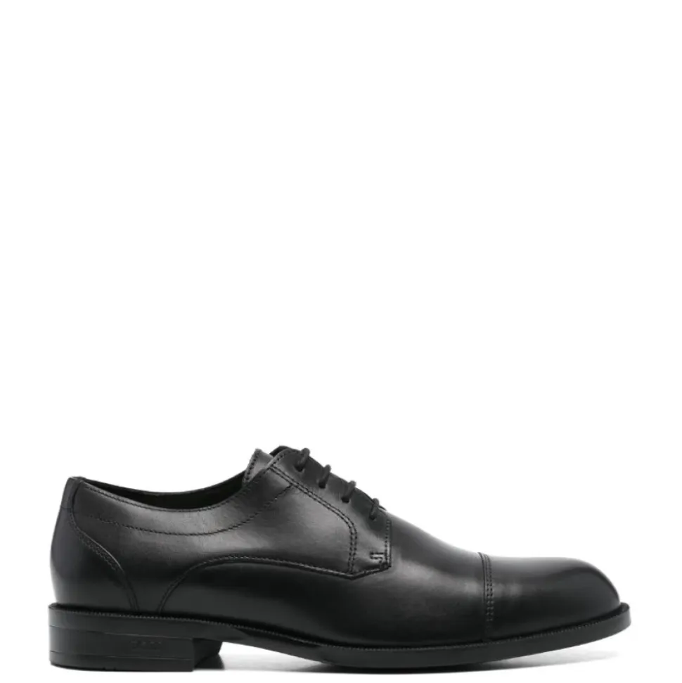 Scarpe nere stile Derby con lacci