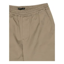 Shorts con Borchie George
