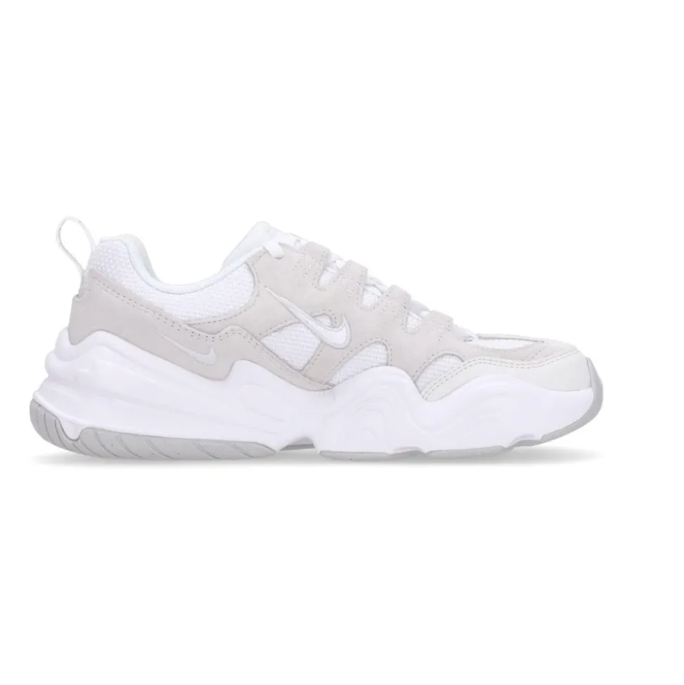 Sneaker Basse con Logo Swoosh