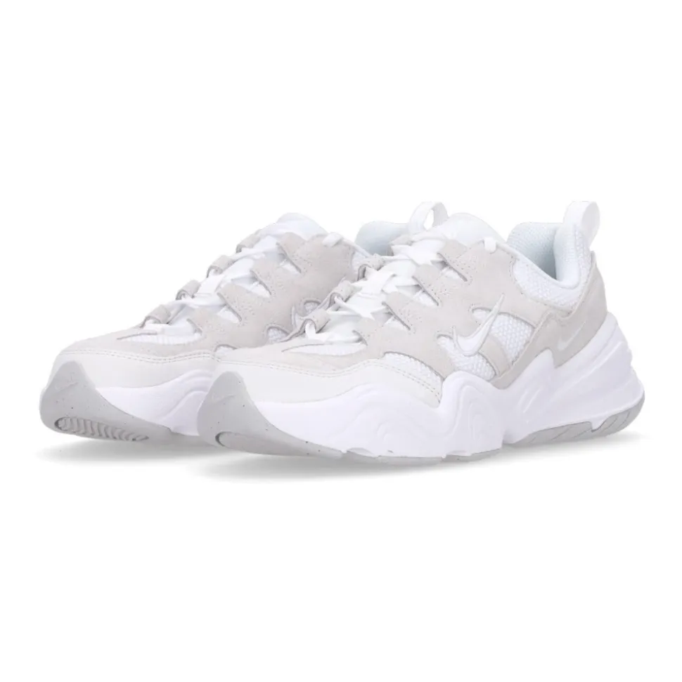 Sneaker Basse con Logo Swoosh
