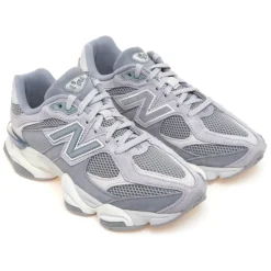 Sneaker New Balance 9060 in camoscio e tessuto