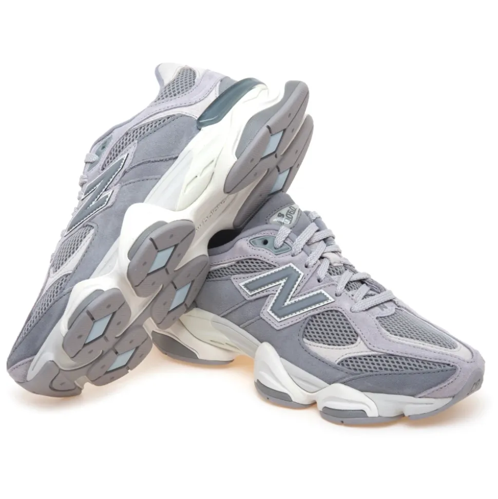 Sneaker New Balance 9060 in camoscio e tessuto