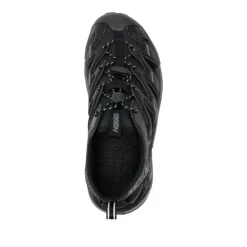 Sneakers nere leggere con design a taglio