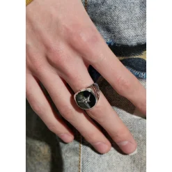 Star-engraved Ring