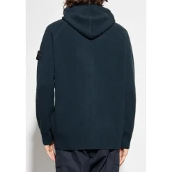 Sweatshirts & Hoodies