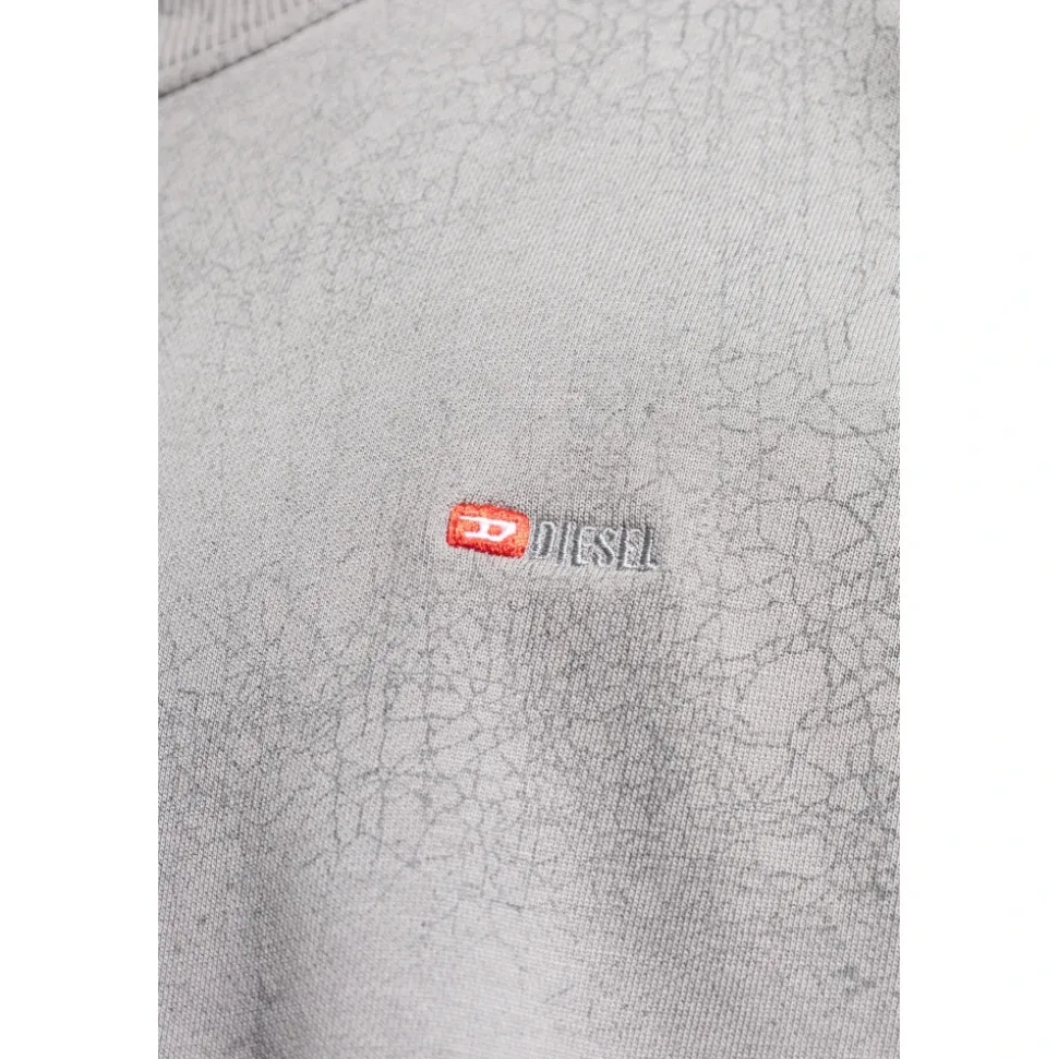 Sweatshirts & Hoodies