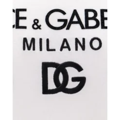 T-shirt con ricamo