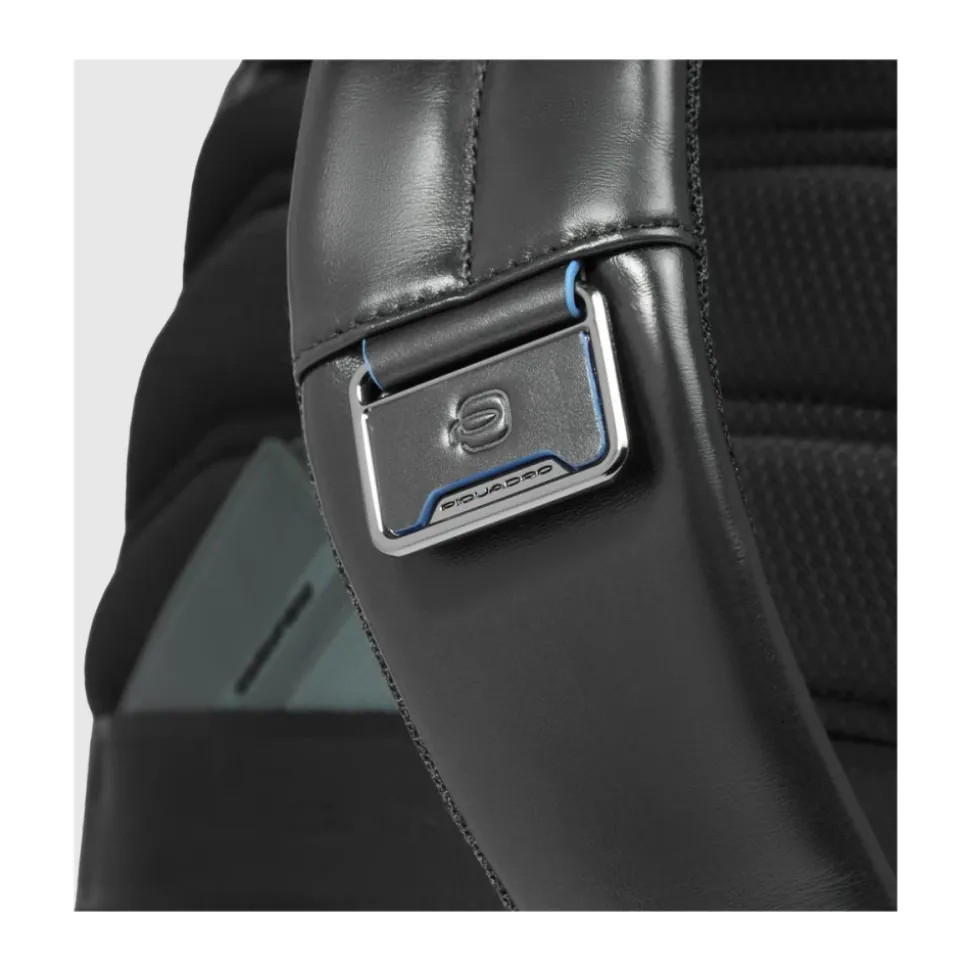 Zaino personalizzabile porta pc e iPad® con protezioni antiurto e RFID e tasca per AirPods®