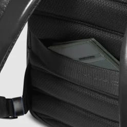 Zaino personalizzabile porta pc e iPad® con protezioni antiurto e RFID e tasca per AirPods®
