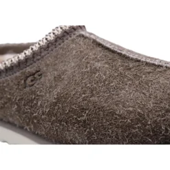 Zoccoli di legno per un look elegante